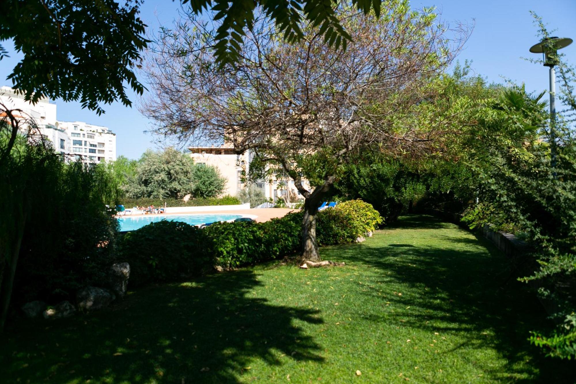 Lisbon Relax Pool Apartment - Free Parking Garage Exterior foto